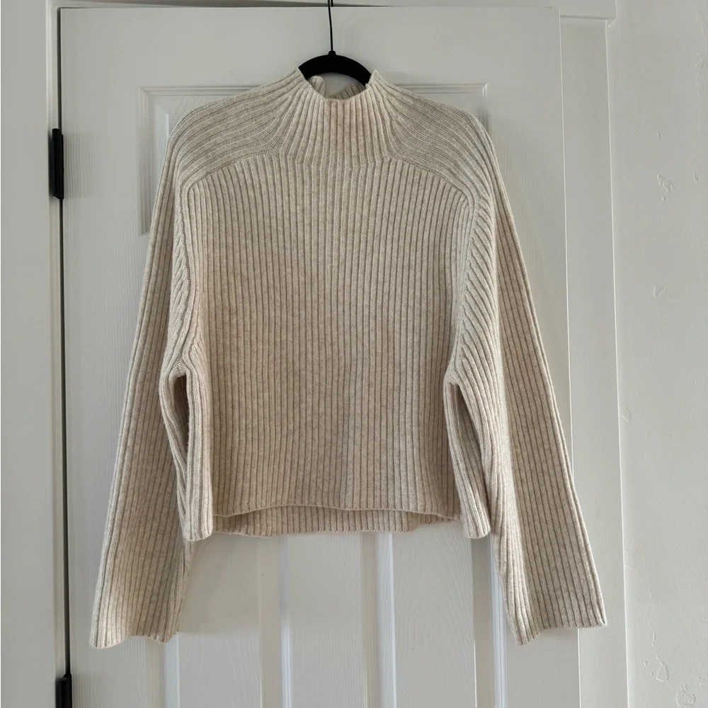 H&M Sweater - Picture 1 of 5